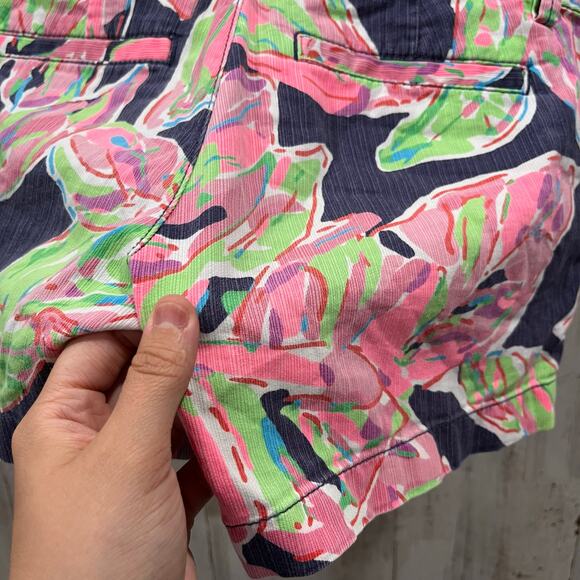 Lilly Pulitzer Women Callahan Shorts In The Vias Navy Pink Leaves Feathers Sz 00 - Picture 4 of 10
